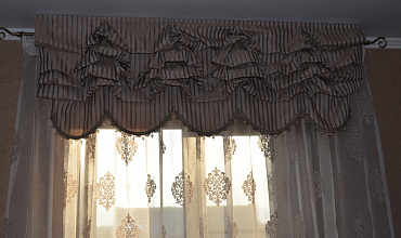 Пошив штор с ламбрекеном в спальне в стиле "Классика"