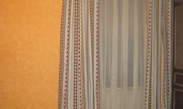 Пошив штор на люверсах в холле в стиле "Эклектика"