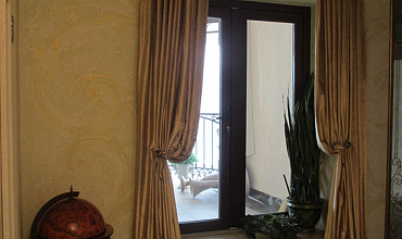 Пошив штор на тесьме в холле в стиле "Неоклассика"