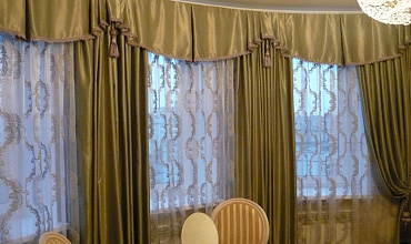 Пошив штор с ламбрекеном в столовой в стиле "Классика"