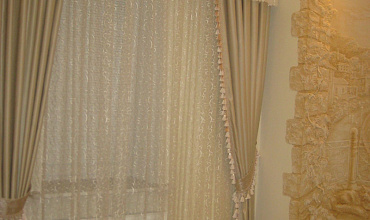 Пошив штор  с ламбрекеном в гостиной в стиле "Классика"