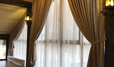 Пошив штор на тесьме в спальне в стиле "Кантри"