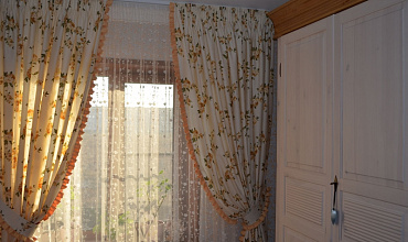 Пошив штор на тесьме в спальне в стиле "Прованс"