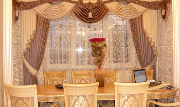 Пошив штор с ламбрекеном в столовой в стиле "Классика"