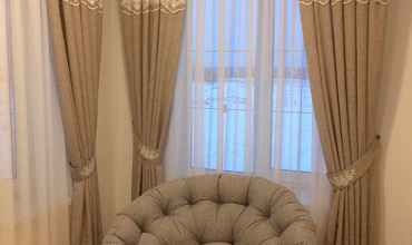 Пошив штор на тесьме в гостиной в стиле "Кантри"