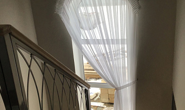 Пошив штор на тесьме в холле в стиле "Неоклассика"