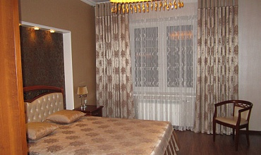 Пошив штор на люверсах в спальне в стиле "Неоклассика"