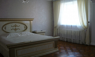 Пошив штор на тесьме в спальне в стиле "Классика"