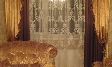 Пошив штор с ламбрекеном в гостиной в стиле "Классика"