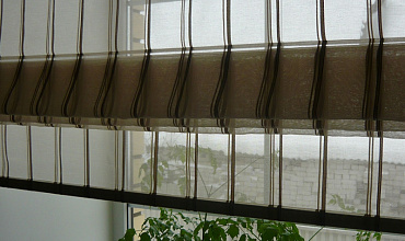 Пошив римских штор в холле в стиле "Кантри"